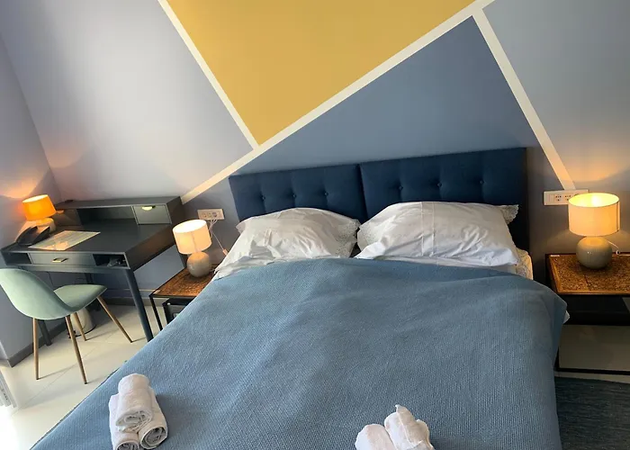 Elu Iris Hotel