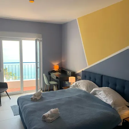 Hotel Elu Iris 3*